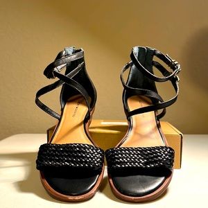 Lucky Brand black skippir faux leather woven strap